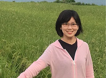 李迎霄助理教授
•	學歷
日本鹿兒島大學醫齒學綜合研究科 醫學博士
•	經歷
慈濟大學全人教育中心助理教授
日本鹿兒島大學客座研究員
美國哈佛大學醫學部波士頓兒童醫院博士後
•	專長
解剖學、基础醫學、心身內科學、分子生物學、新藥研發